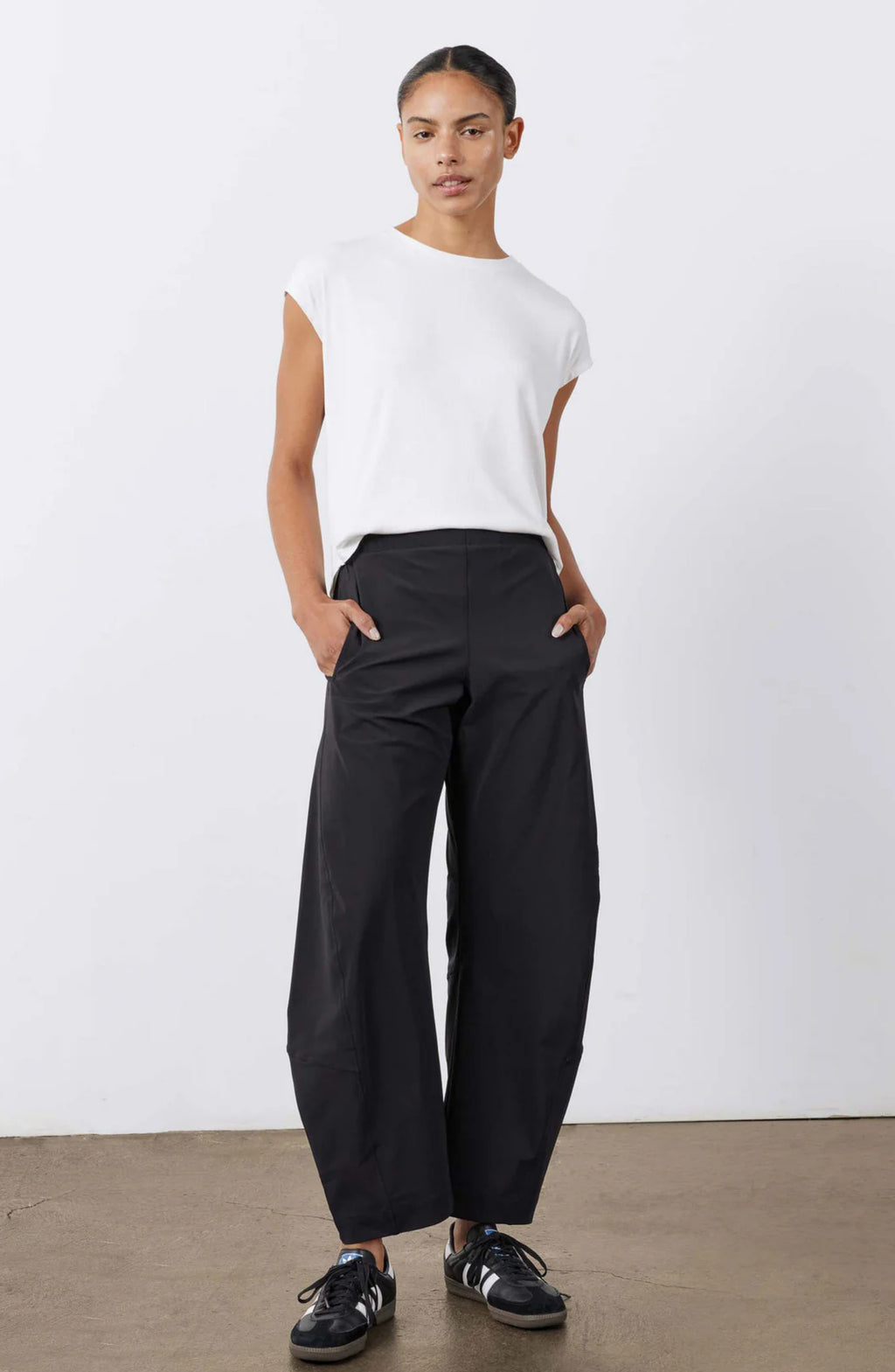 Pantalón Bruna — Barrel Fit de cintura alta