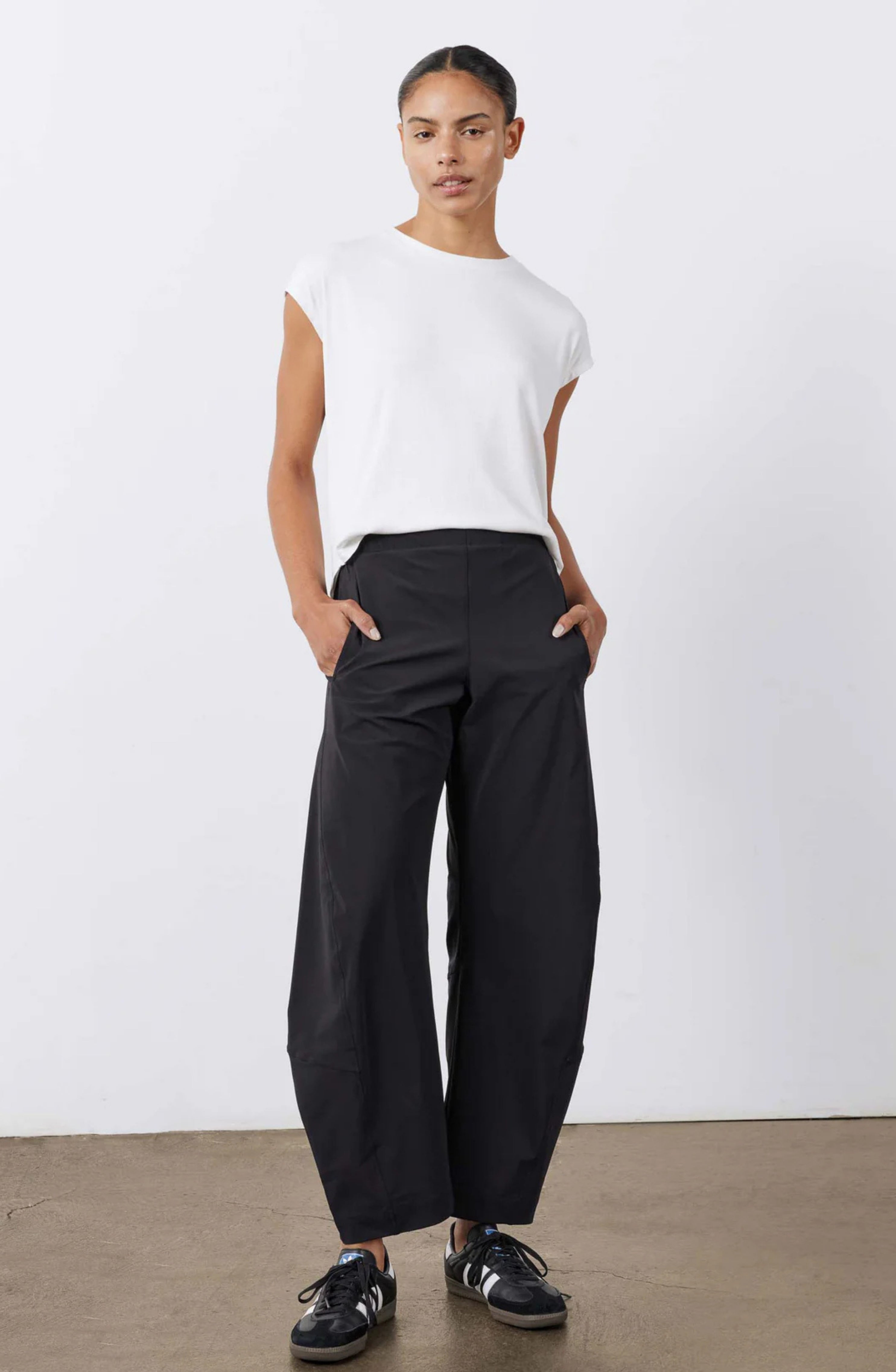 Pantalón Bruna — Barrel Fit de cintura alta