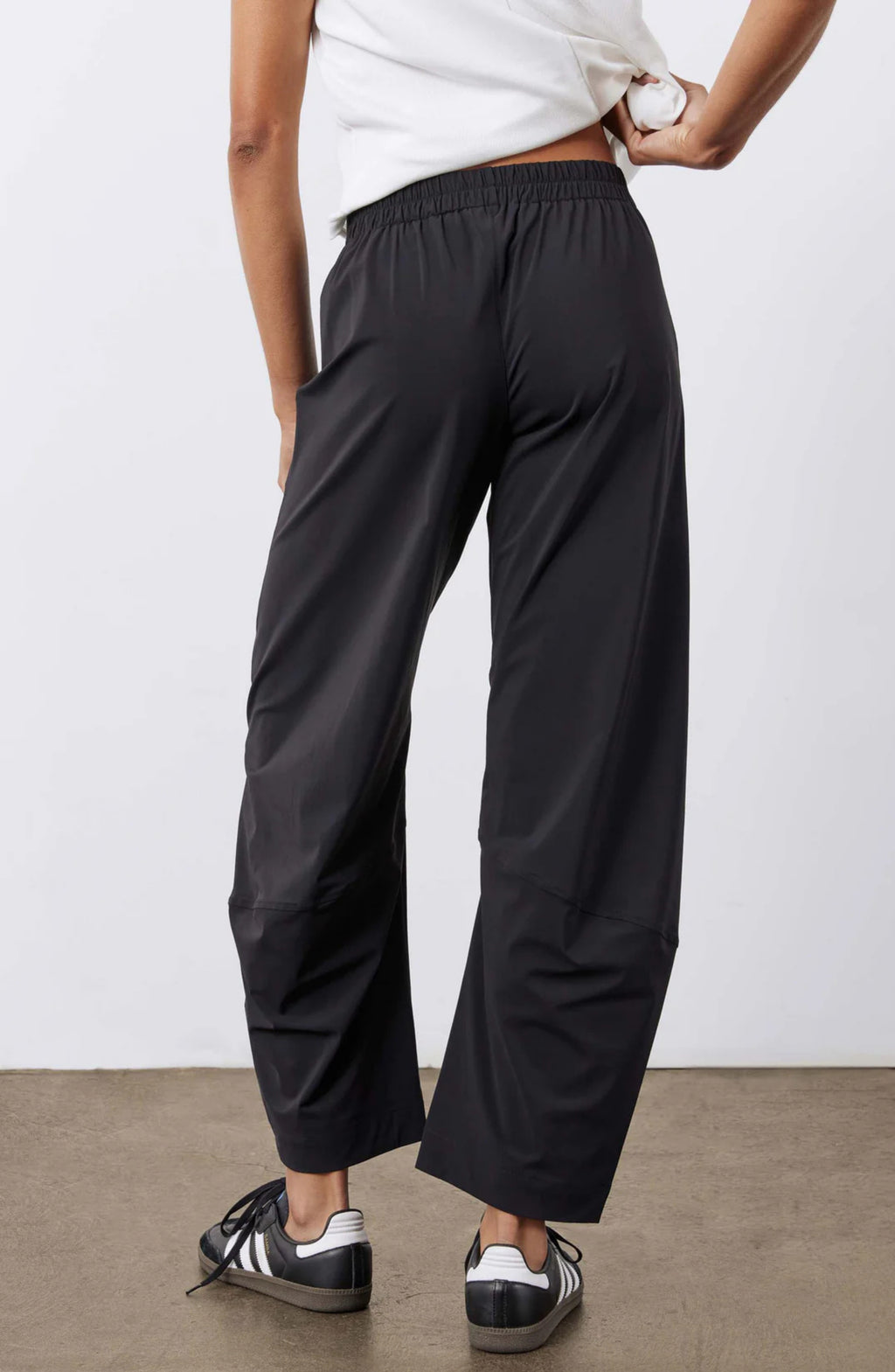Pantalón Bruna — Barrel Fit de cintura alta